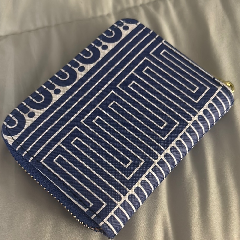 Blue and White Geometric Pattern Wallet - Picture 1 of 3